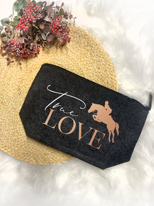 Filz-Täschchen "True Love - Springen"